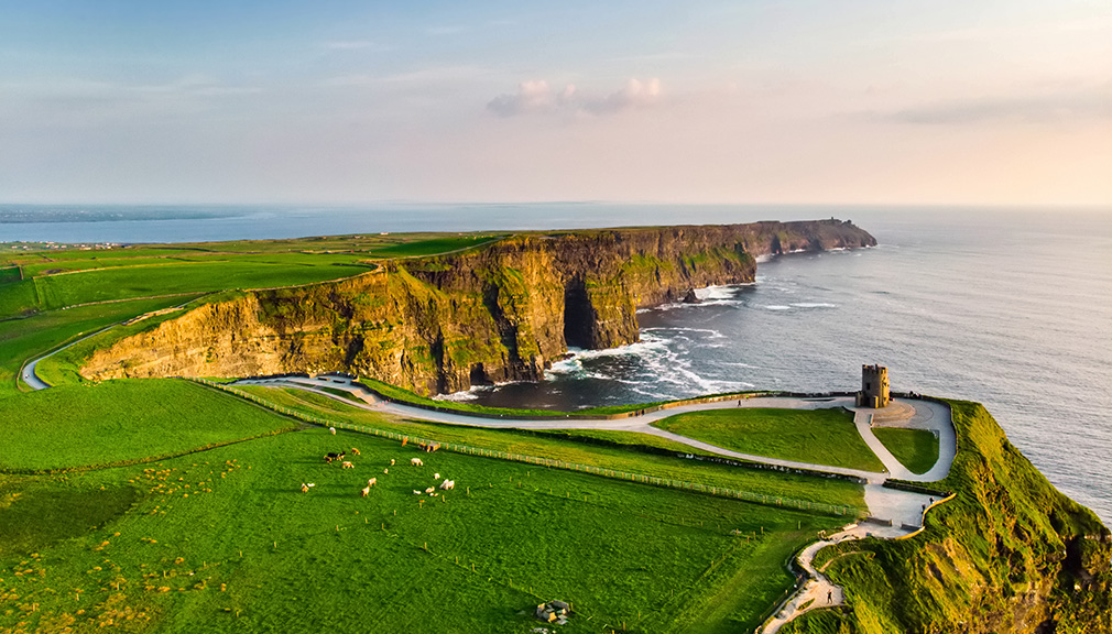 DISCOVERING IRELAND: HERE ARE THE DESTINATIONS YOU WON\x27T WANT TO LEAVE OFF YOUR SUMMER TRAVEL ITINERARY!