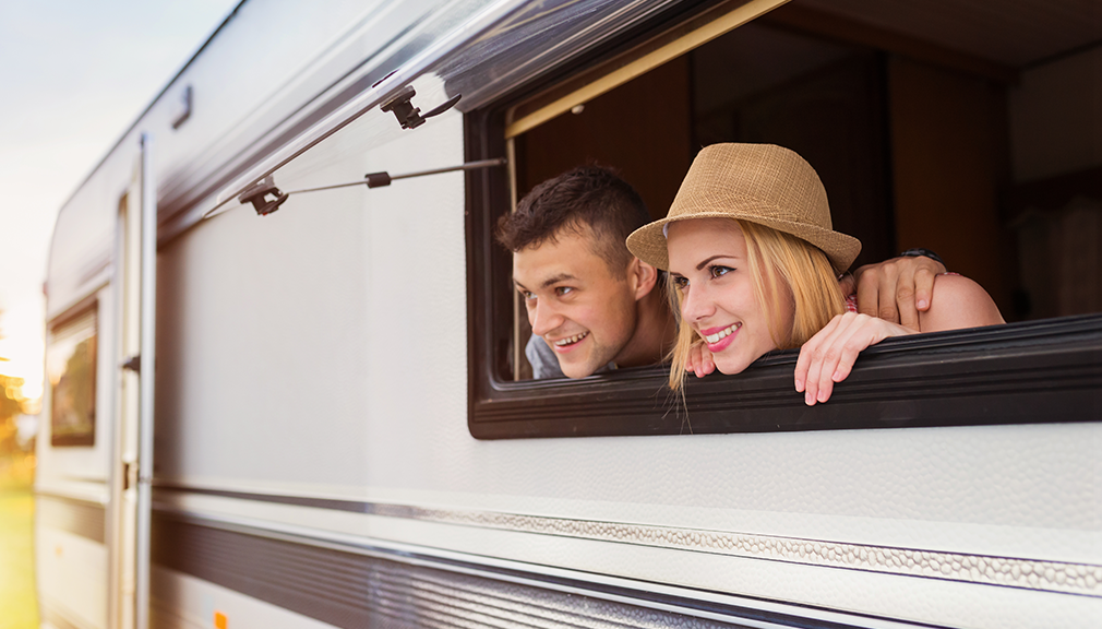 NEWLYWEDS ON TOUR: THE ADVANTAGES OF HONEYMOONING IN A MOTORHOME-news-image